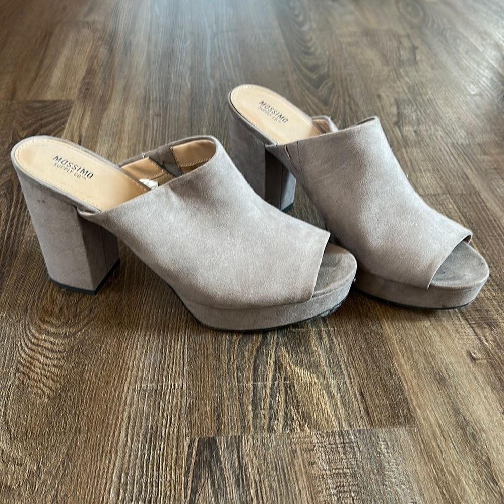 Chunky platform heel peep toe size 11